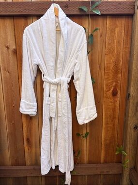 Pottery Barn White Plush Bath Robe
